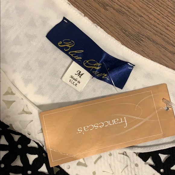 NWT Francesca’s Collection Eyelet Top - Picture 4 of 4